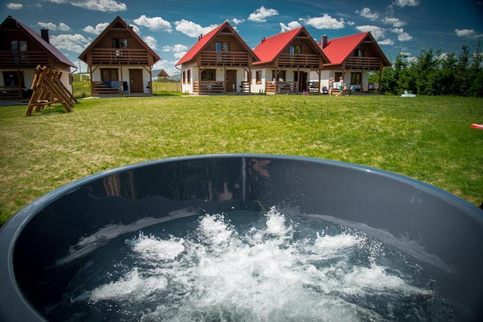 Kalinowy Sad Domki Z Jacuzzi I Sauna Mikołajki Exterior foto